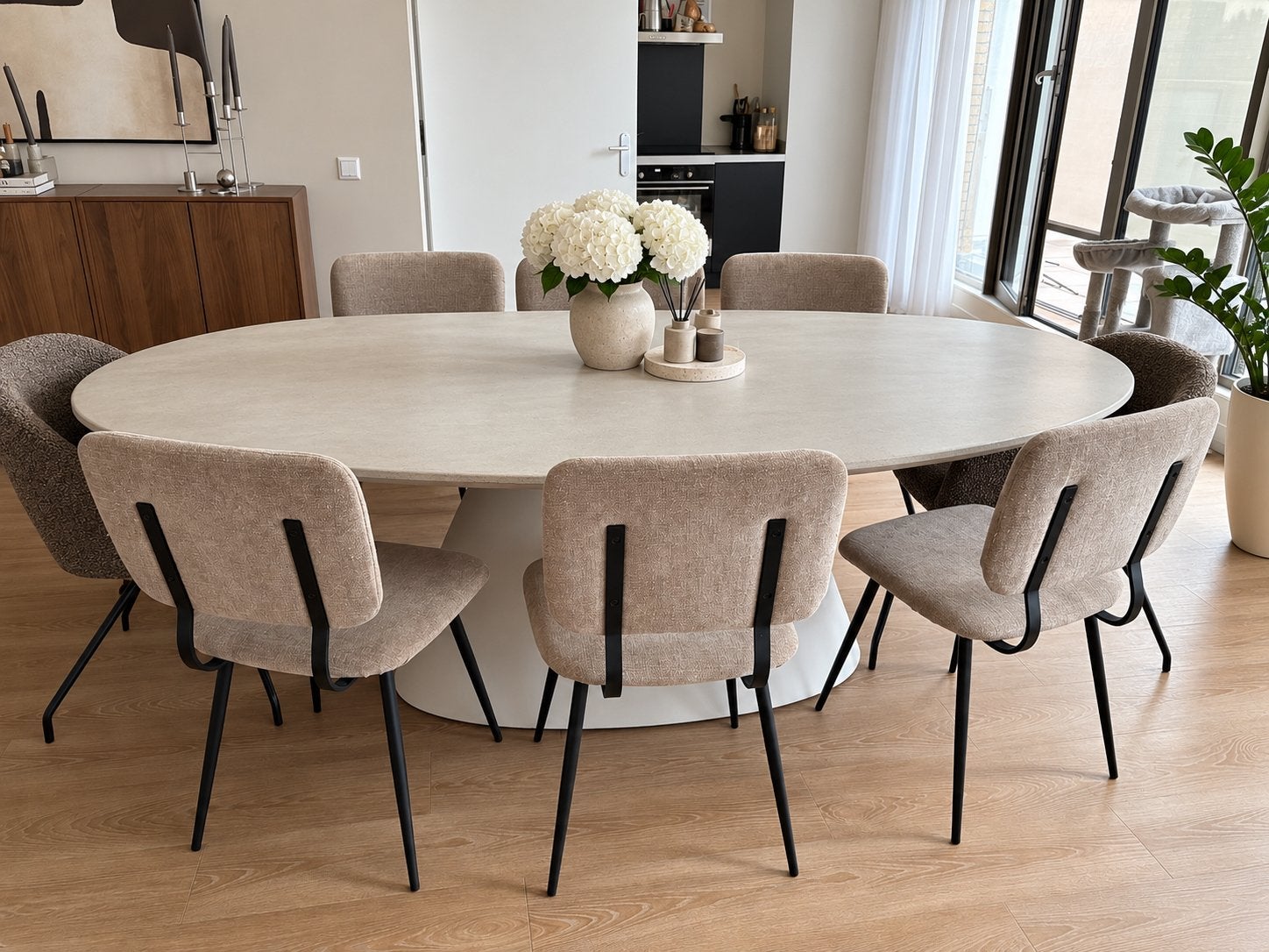 Goossens ovale eettafel beton, Ophalen, Overige materialen, Gebruikt, 100 tot 150 cm