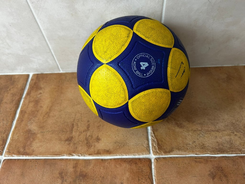 Mikasa korfbal 4, Sport en Fitness, Ophalen of Verzenden, Gebruikt, Bal