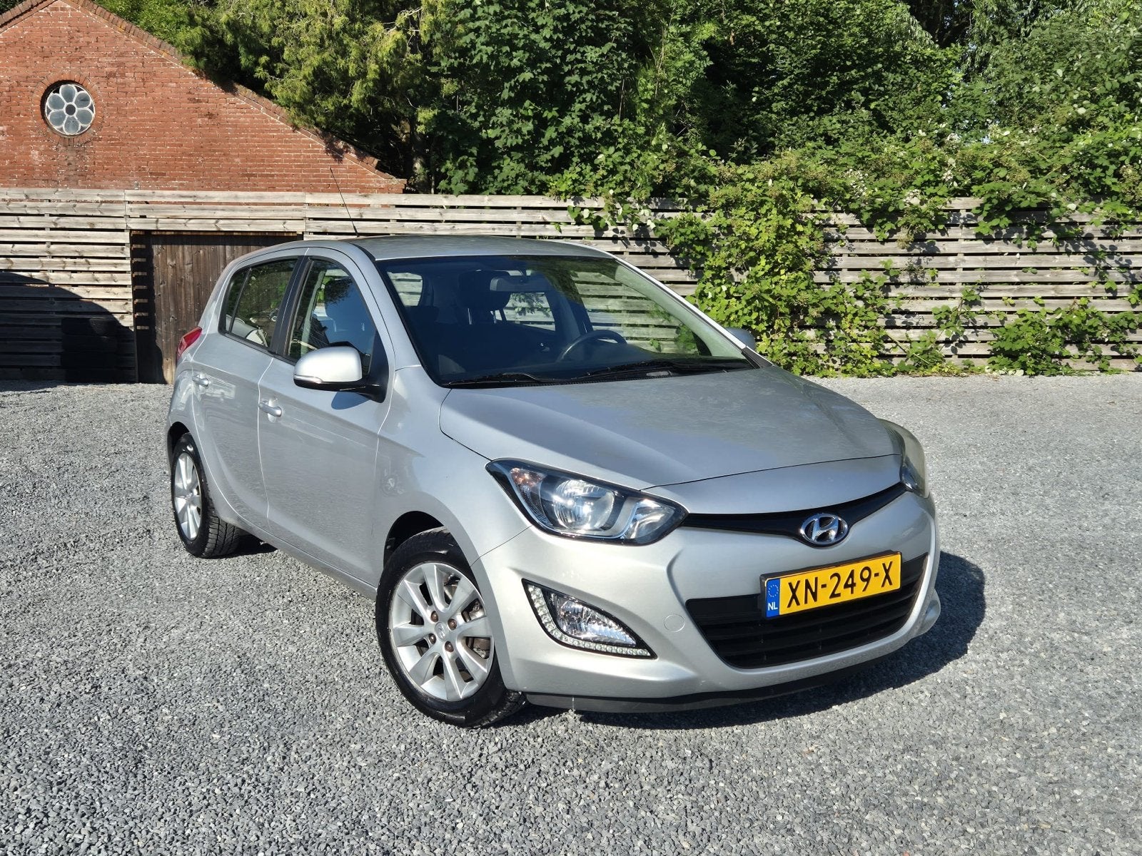 Hyundai i20 1.2 I  TREKHAAK / AIRCO /  ZUINIG / APK 27!