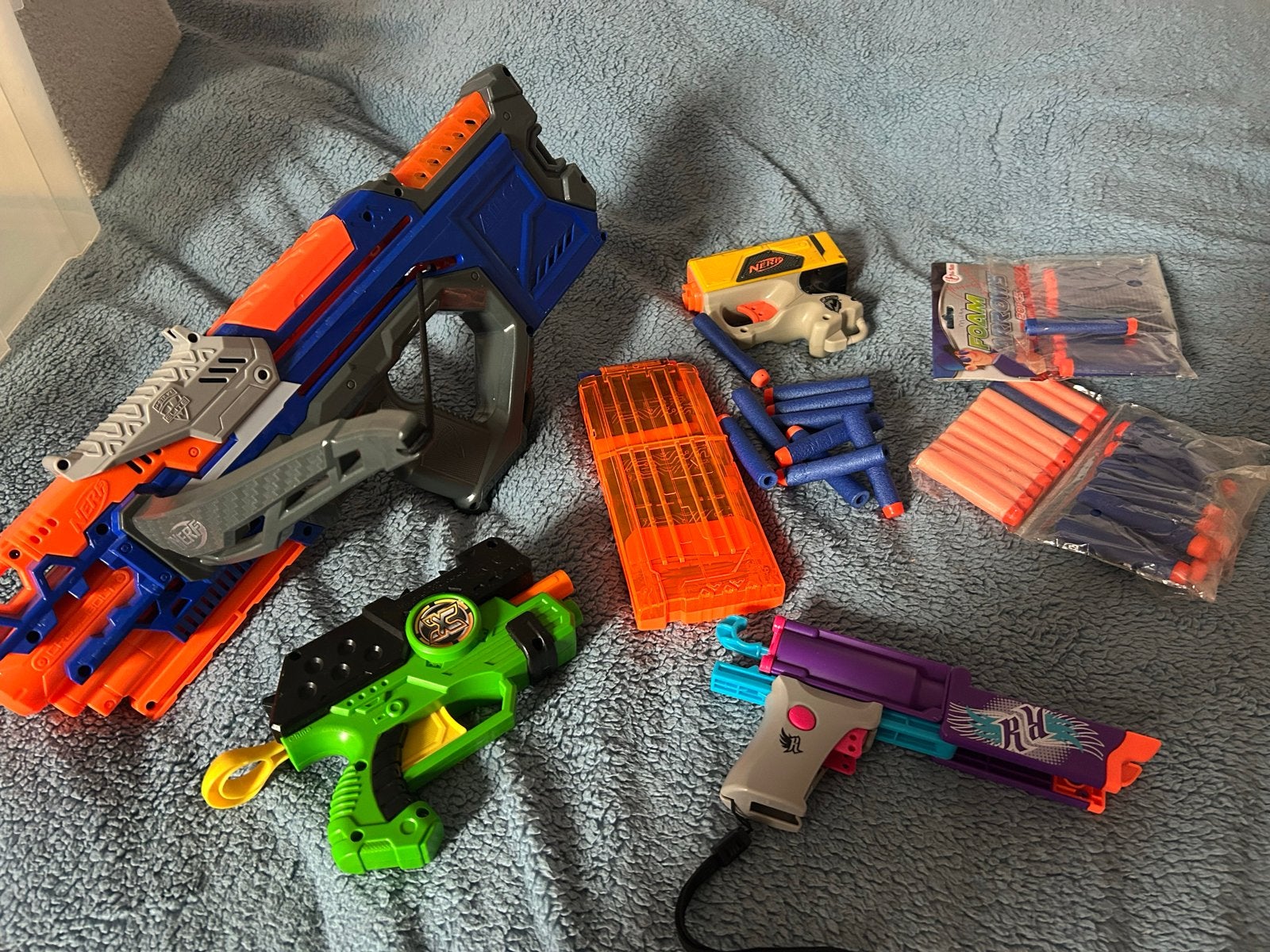 Nerf blaster en andere nerfs met accessoires en pijltjes, Ophalen, Gebruikt, Jongen of Meisje
