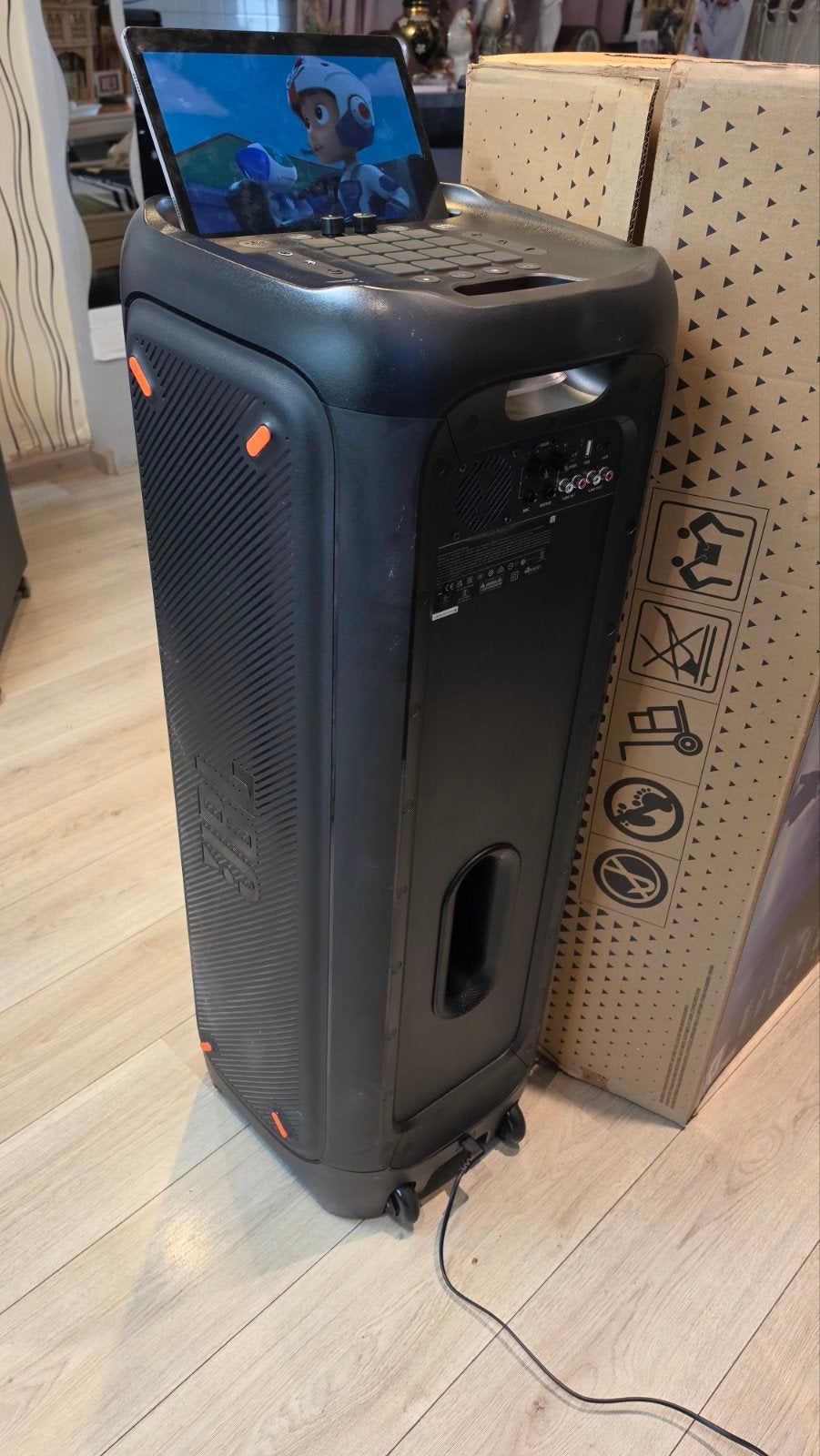 Foto 2 van JBL PartyBox 1000watt Krachtige Party Speaker met Lichteffec