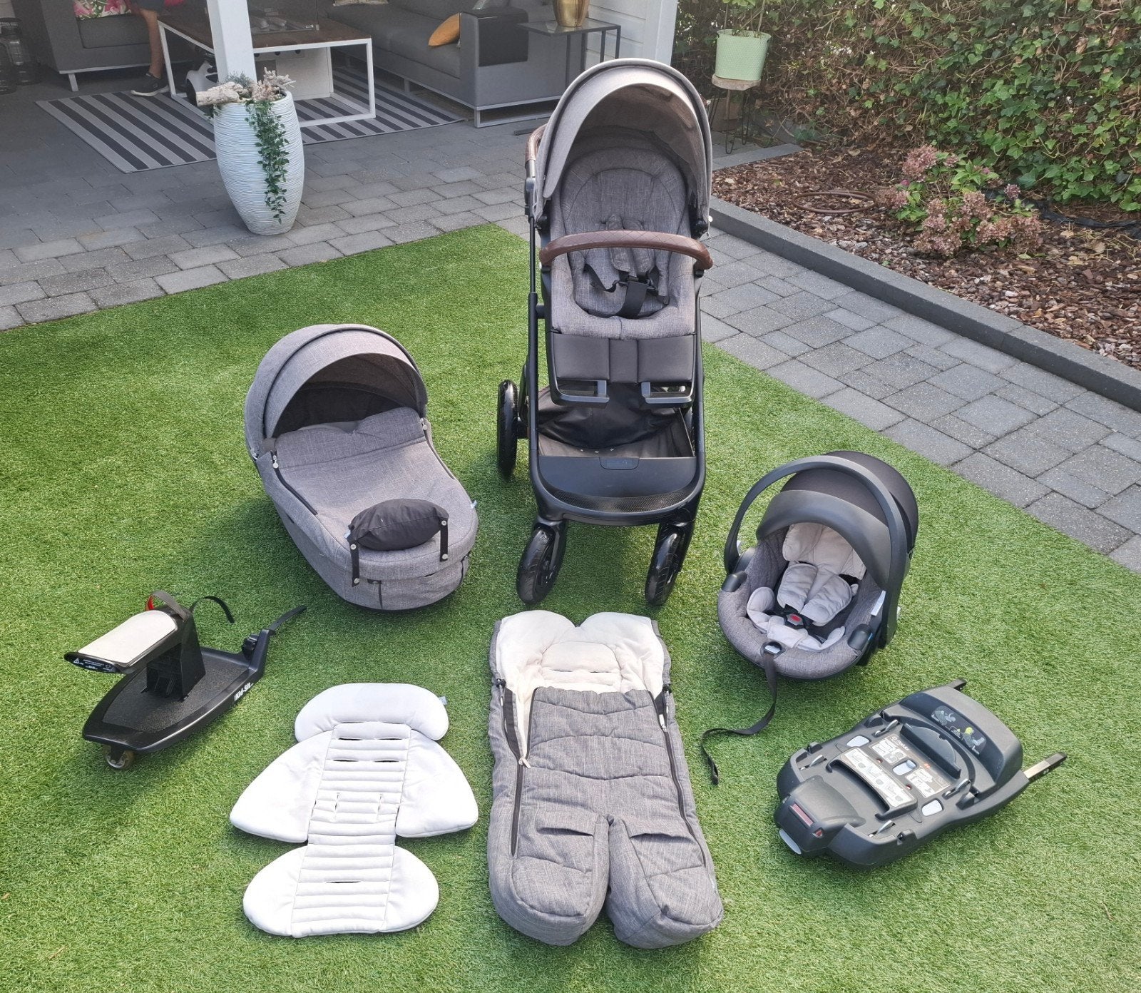 Stokke Trailz kinderwagen met reiswieg en veel extra's, Verstelbare duwstang, Zo goed als nieuw, Ophalen, Kinderwagen