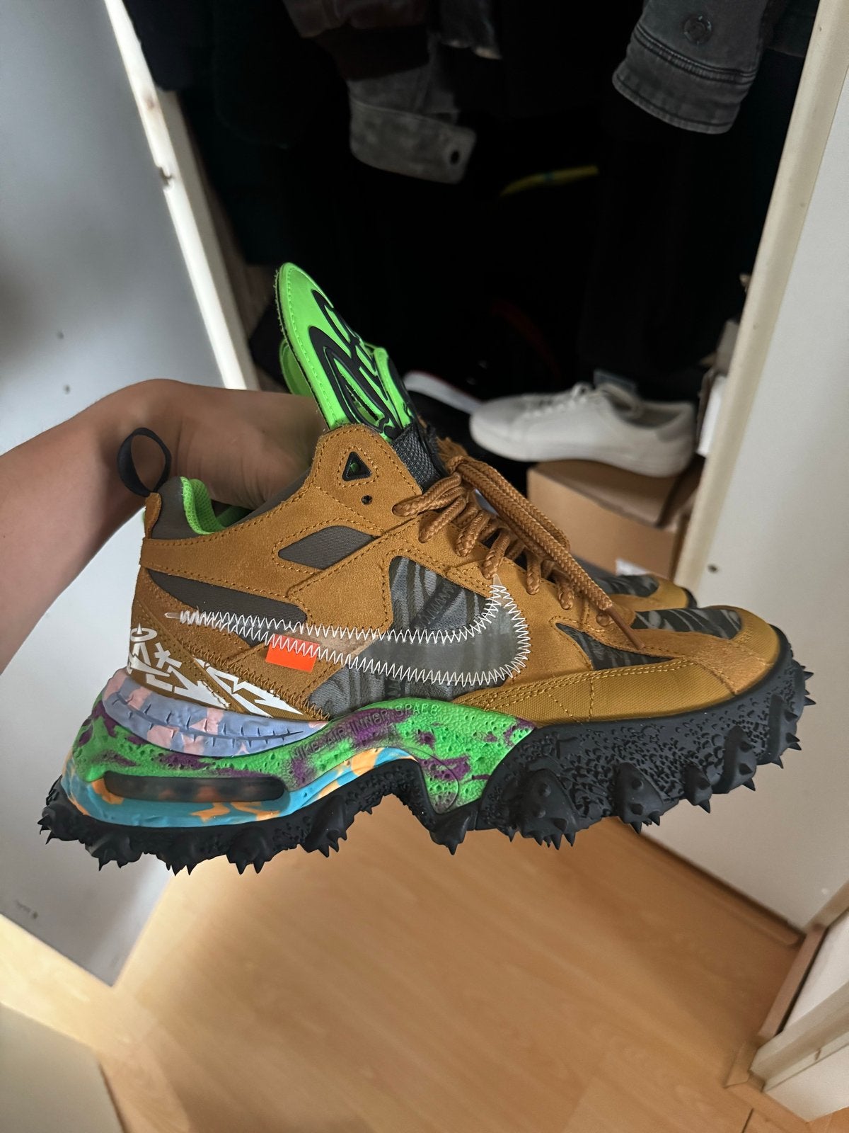 Off-White x Nike Air Terra Forma Wheat 42.5, Ophalen of Verzenden, Zo goed als nieuw, Bruin, Sneakers of Gympen