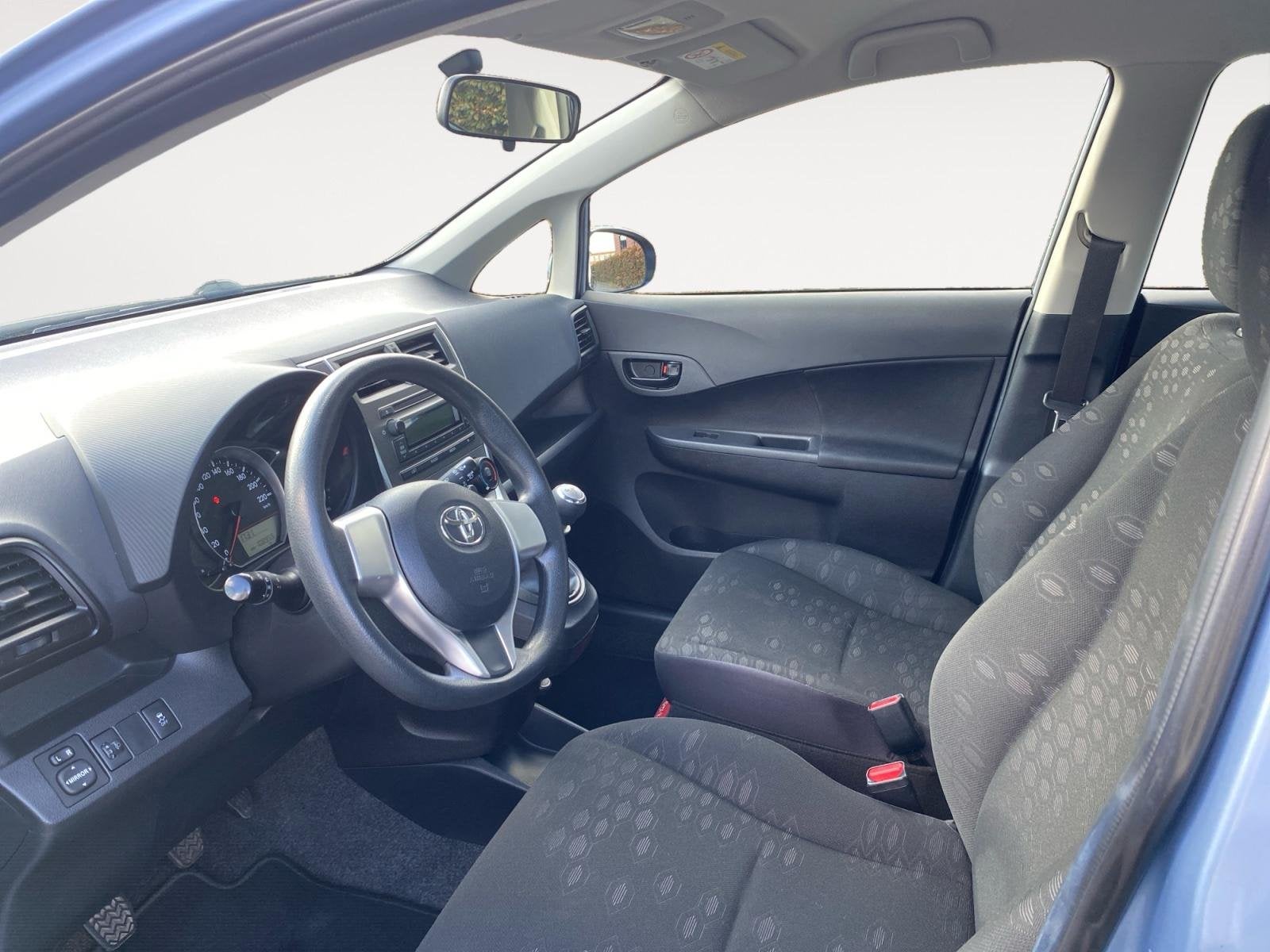 Toyota Verso-S 1.3 VVT-i Comfort Plus Uitstekend onderhouden, Auto's, Voorwielaandrijving, Stof, Gebruikt, Zwart