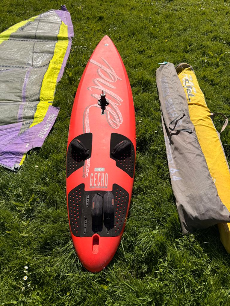 Complete windsurf set: Fanatic Gecko, north sails Neilpryde, Watersport en Boten, Ophalen, 250 tot 300 cm, Gebruikt, Met vin(nen)