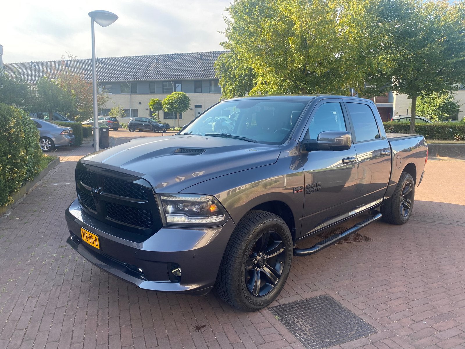 Dodge RAM 1500 sport Night Edition uit 2017 (marge), Auto's, 5654 cc, 2638 kg, Particulier, Dodge
