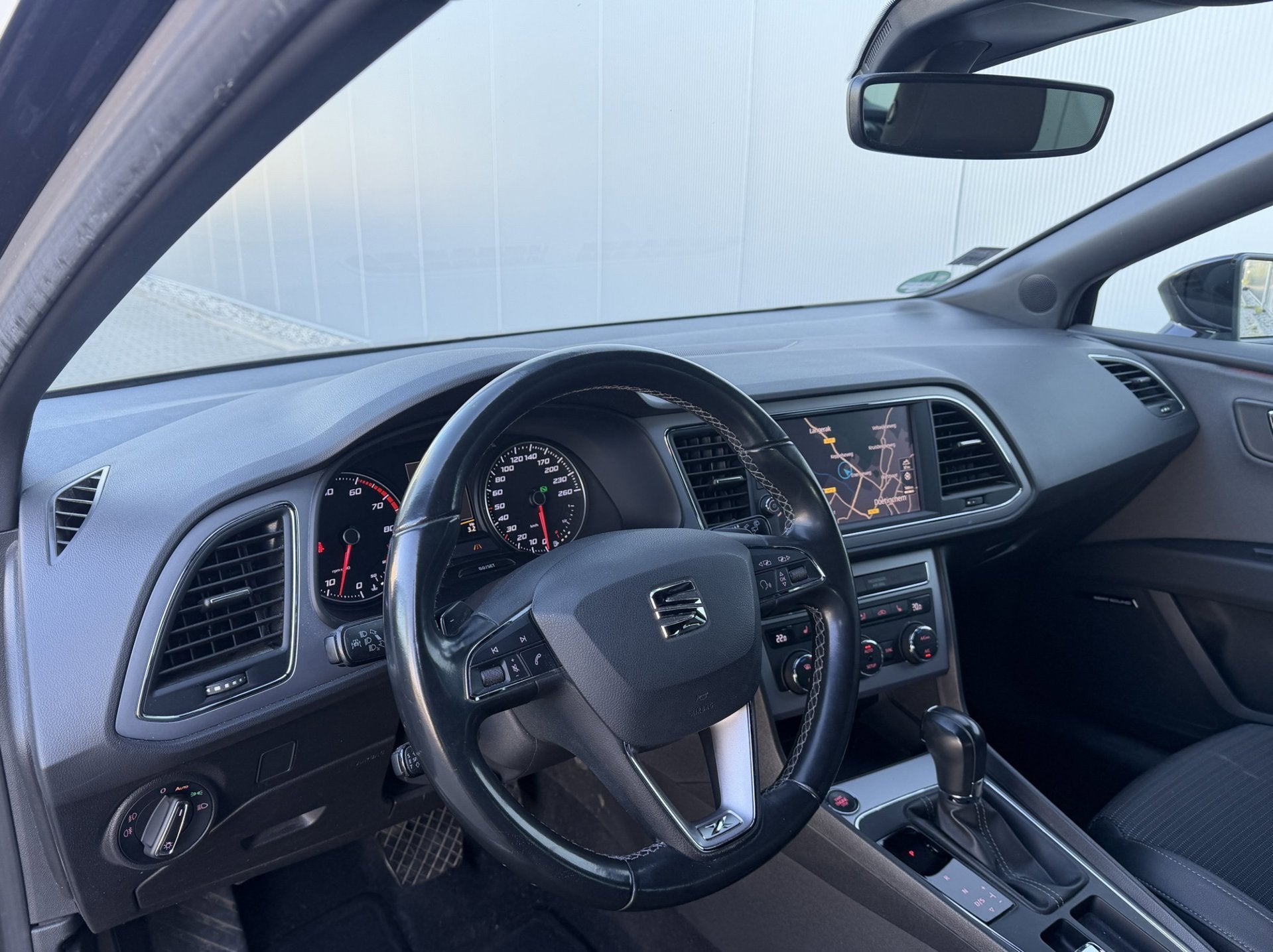 Seat LEON ST 1.4 TSI 150PK Xcellence Automaat | ACC | Seat S, Auto's, Dealer onderhouden, Gebruikt, Euro 6, 150 pk