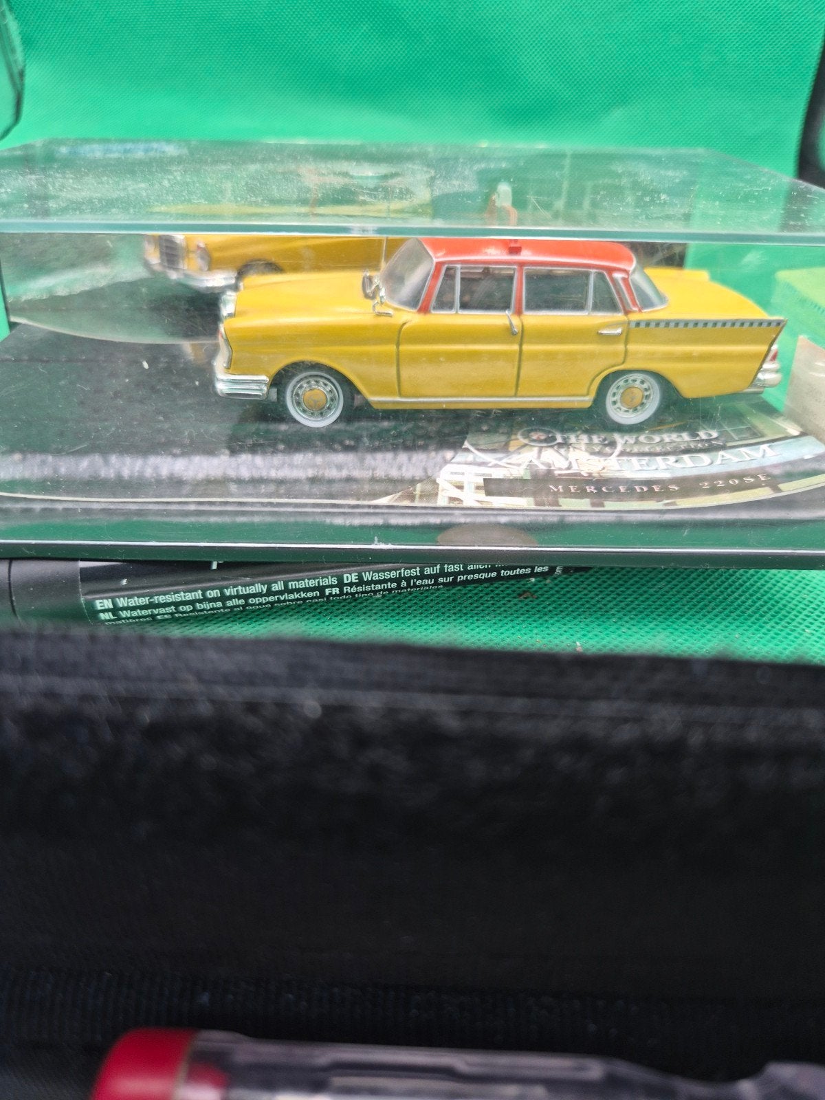 100 mercedes benz 220 se 1/43 vitesse, Ophalen of Verzenden, Zo goed als nieuw, Auto, Overige merken