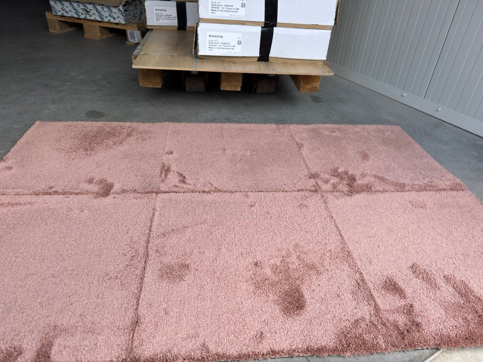Tapijttegels Projectkwaliteit Roze 50x50 | 24m² | €5,-/tegel, Huis en Inrichting, Nieuw, Ophalen of Verzenden, Tapijttegels, Roze