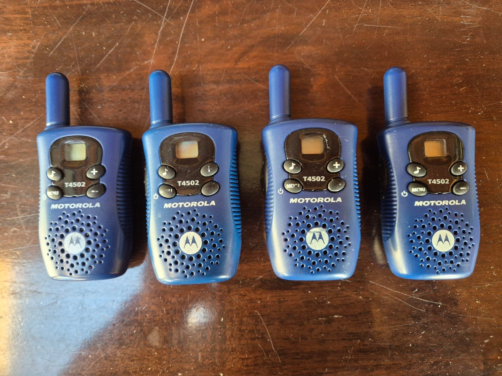 4 st portofoons walkie-talkie T4502 Motorola, Telecommunicatie, Ophalen