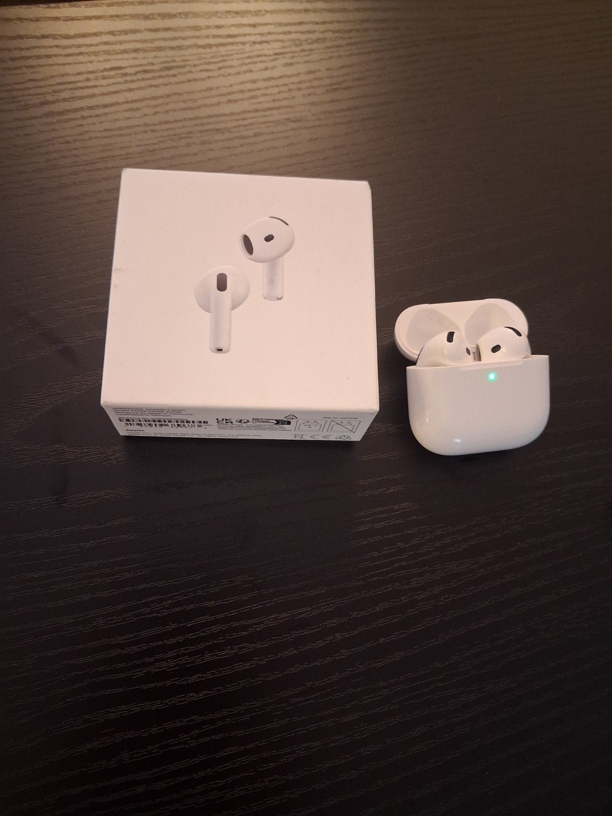 Apple AirPods 4 met ANC