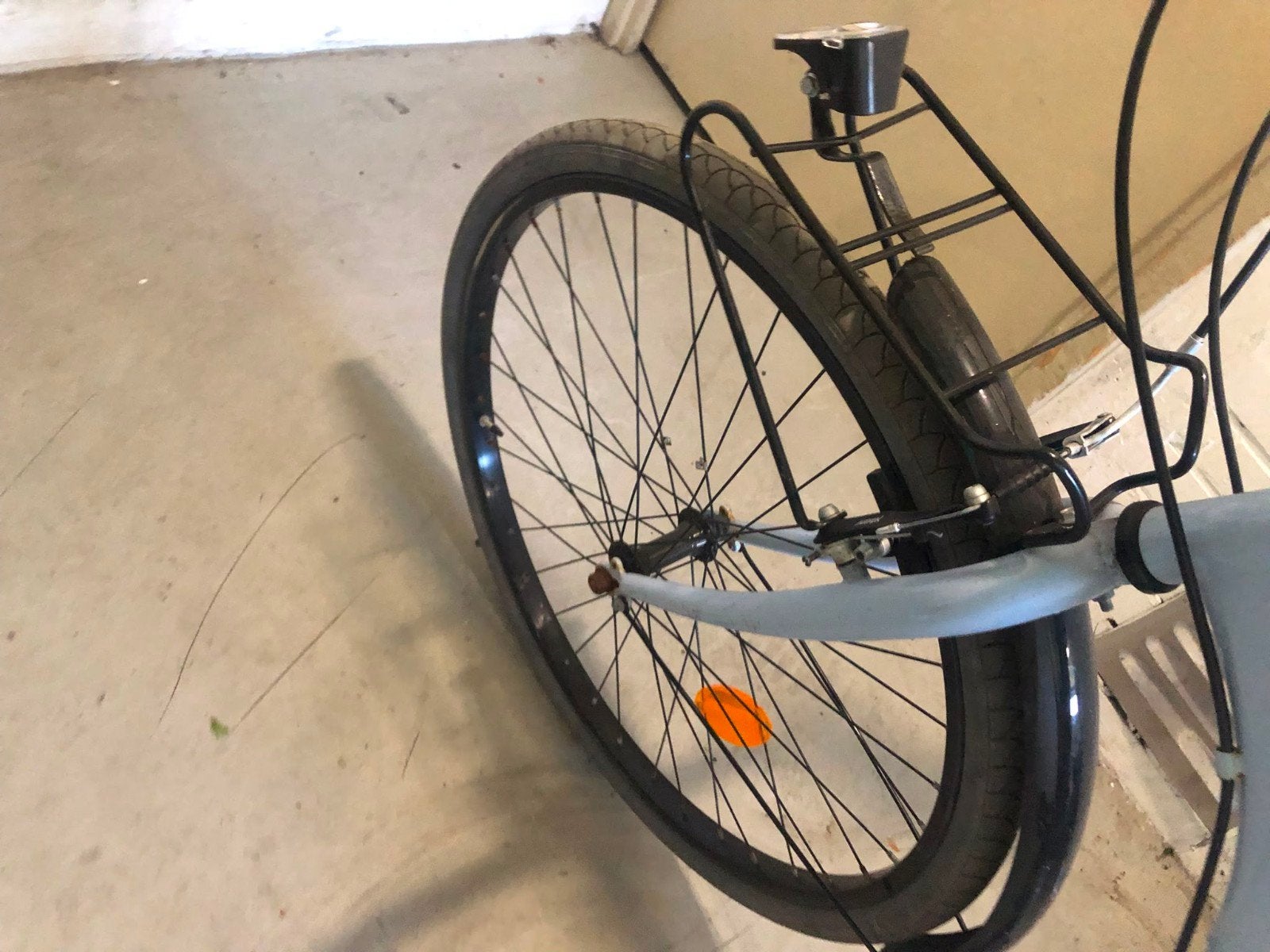 Damesfiets met lage instap en bagagedrager, Fietsen en Brommers, Fietsen | Dames | Damesfietsen, Overige merken, Velgrem, Ophalen of Verzenden