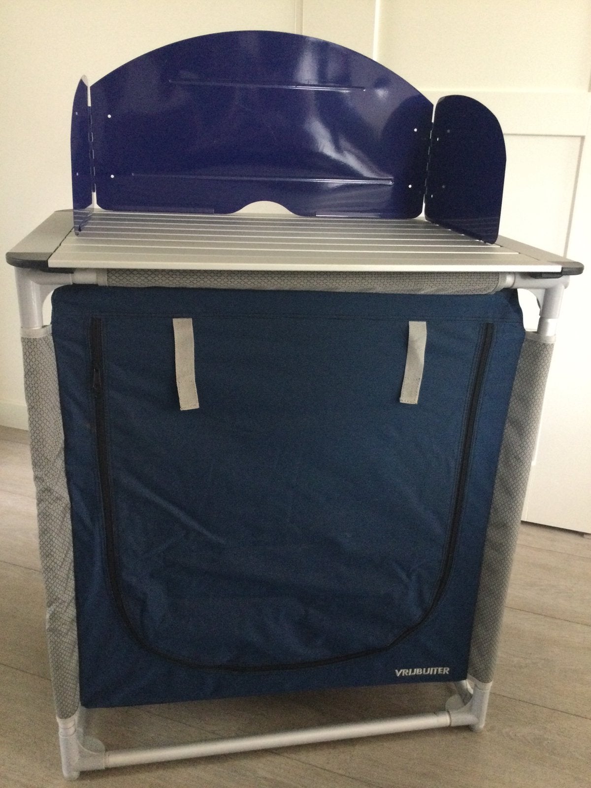 Vrijbuiter>handig (kook-)tafel/kastje -Vrijbuiter !, Ophalen, Gebruikt, Campingmeubel-accessoire