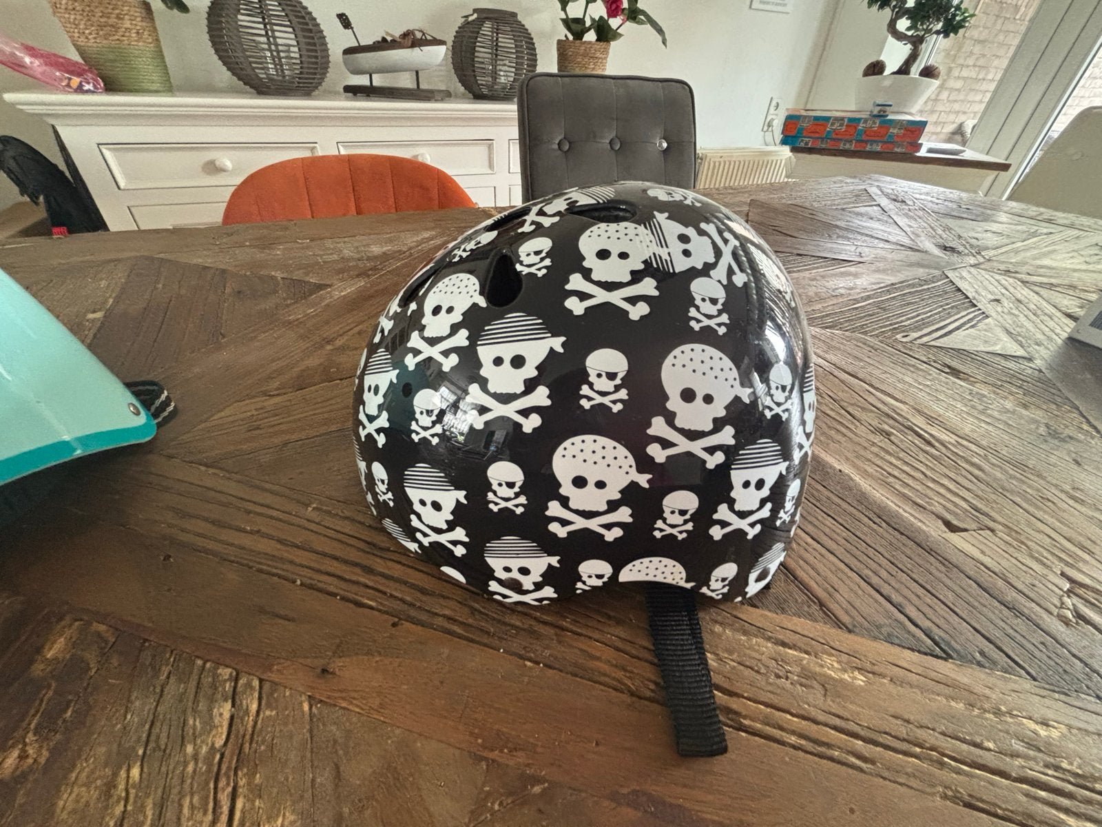 Kiddimoto kinderfietshelm met doodskop print, Ophalen, Gebruikt, Overige maten, Jongen of Meisje