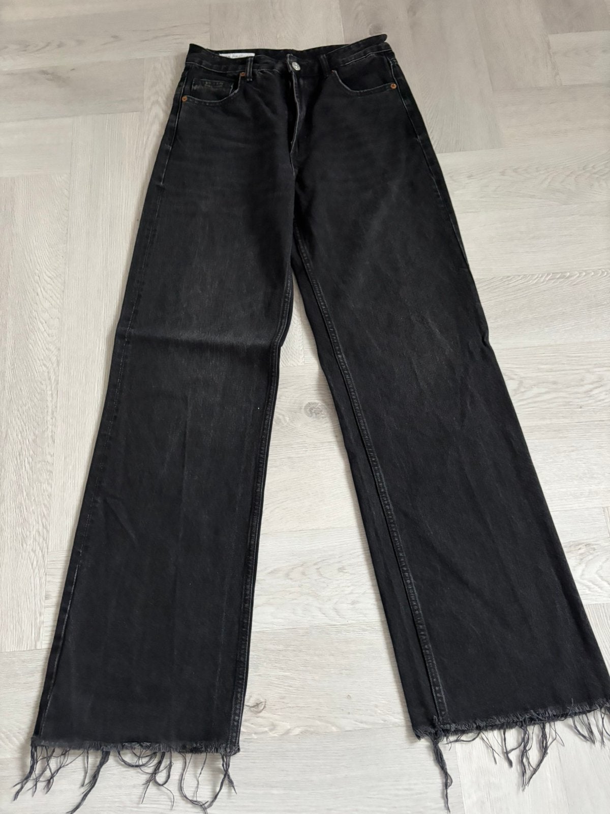 NIEUWE straight leg van ZARA mt 38, Ophalen of Verzenden, Nieuw, Zwart, W30 - W32 (confectie 38/40)