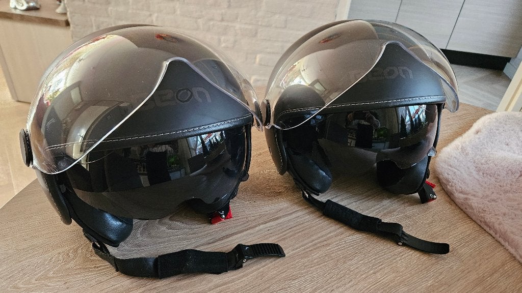 scooterhelmen 2 X maat S en M, Ophalen, Zo goed als nieuw, Medium, BEON