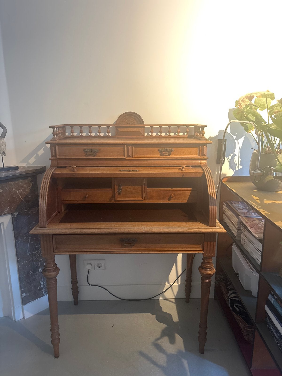Antieke Secretaire met Rolluik en Lades, Ophalen of Verzenden, Gebruikt