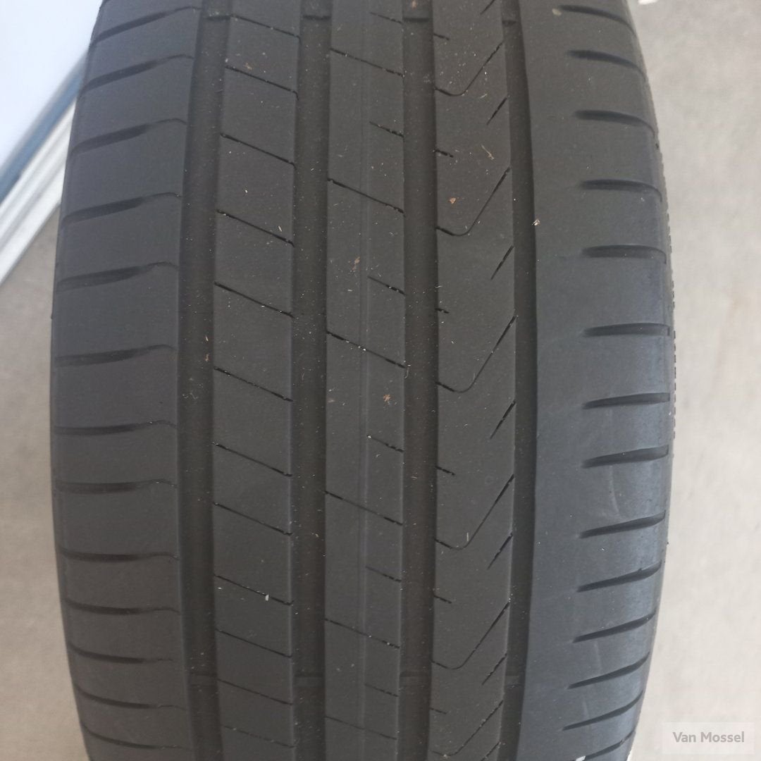 Pirelli Cinturato P7 235/40/R19 96W, 19 inch, Gebruikt, -, -