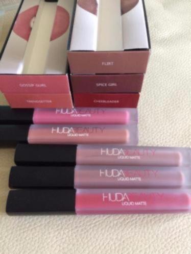 HUDA Beauty Liquid Matte Lipsticks-nog 4 kleuren- Nieuw!, Nieuw, Ophalen of Verzenden, Make-up, Overige kleuren
