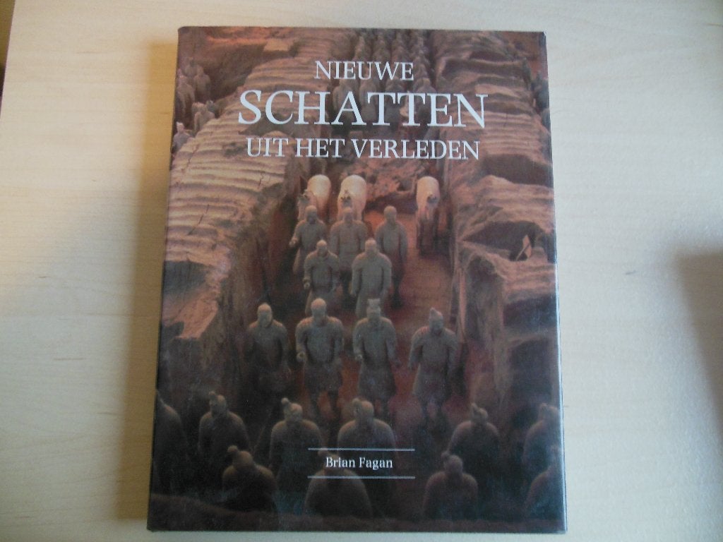 Nieuwe Schatten uit het verleden, Ophalen of Verzenden, Gelezen, Overige gebieden