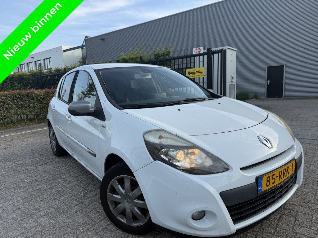 Renault Clio 1.5 dCi Night & Day Navi|Clima|Sensor|Cruise, Euro 5, Gebruikt, 4 cilinders, Wit