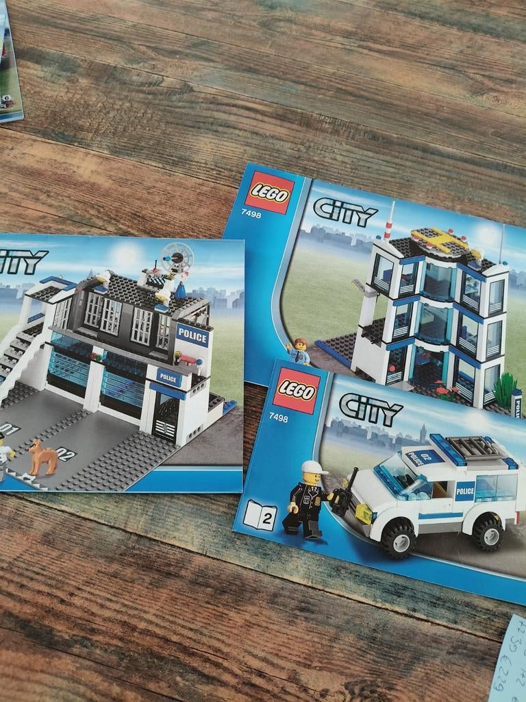 Lego City 7498 Politiebureau - Instructieboekjes, Ophalen, Zo goed als nieuw