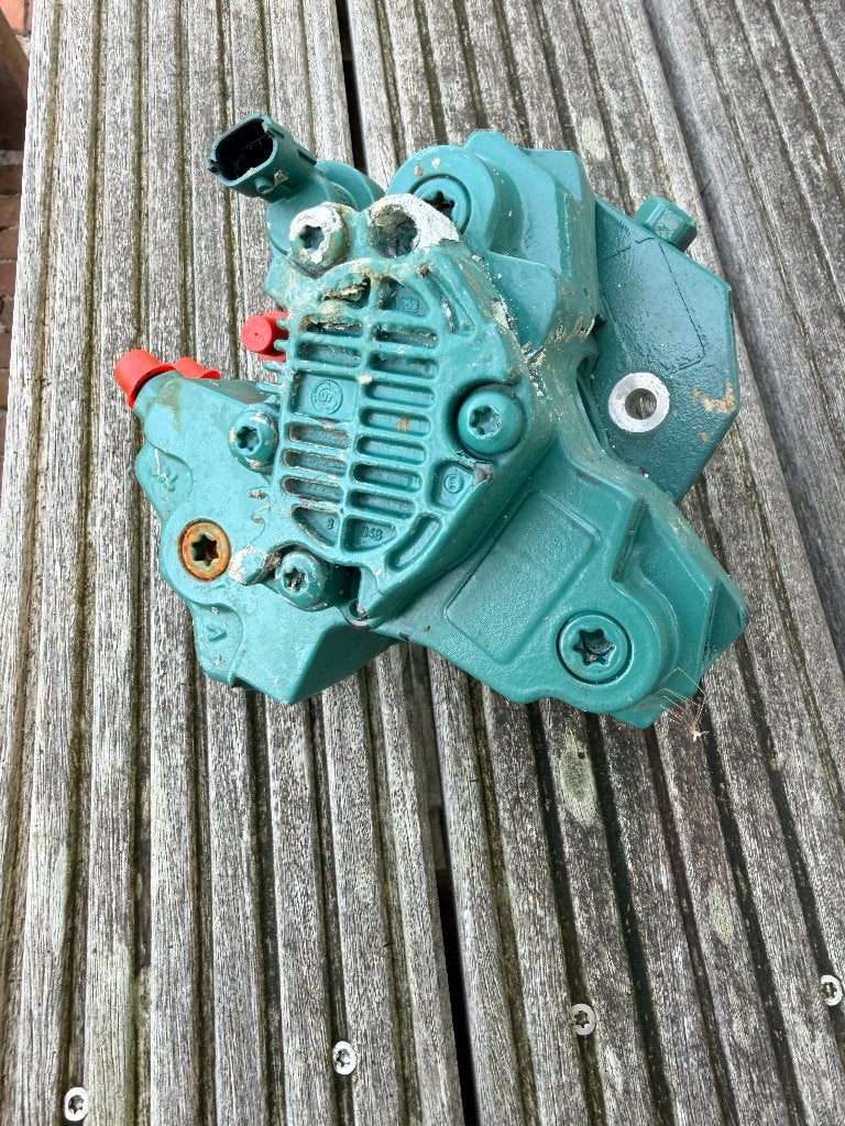Volvo Penta D3-130 hogedruk brandstofpomp vervangen onderde, Ophalen, Gebruikt, Motor en Techniek
