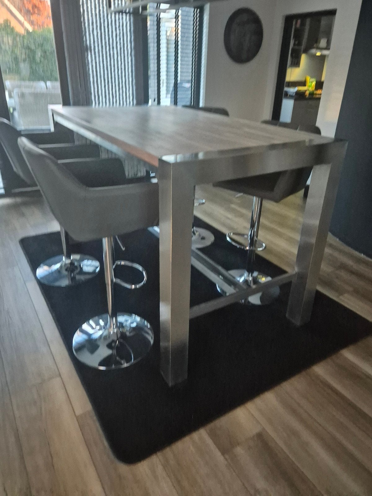 Elegante bartafel met houten blad en metalen frame, 50 tot 100 cm, Zo goed als nieuw, 150 tot 200 cm, Vier personen