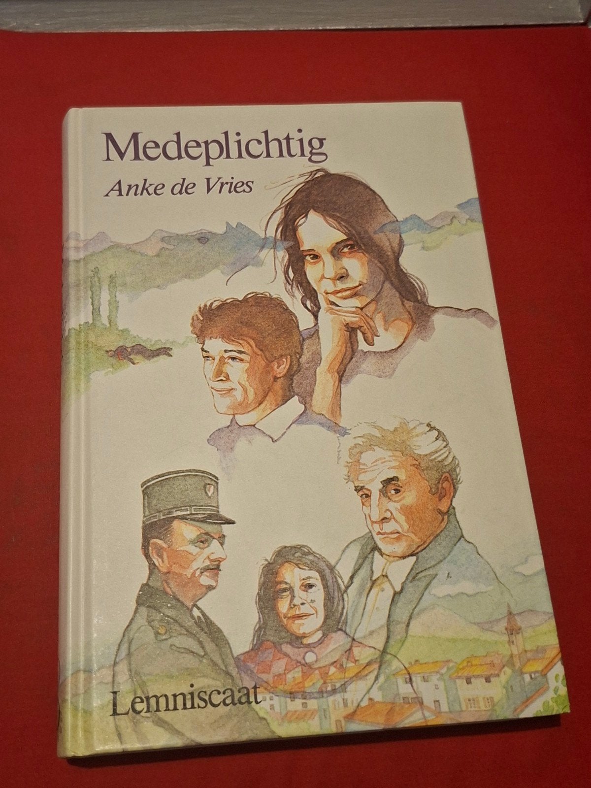 GESIGNEERD Medeplichtig. Anke de Vries. 1997, Ophalen of Verzenden, Gelezen
