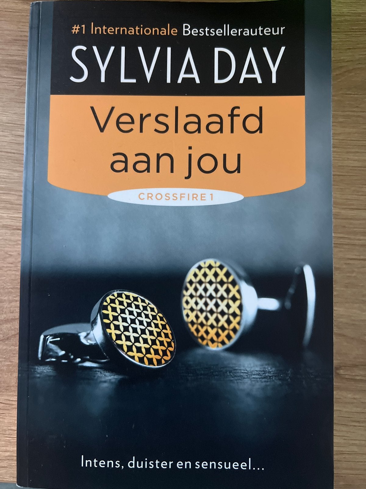 Verslaafd aan jou - Sylvia Day (Crossfire 1), Ophalen of Verzenden, Zo goed als nieuw, Nederland