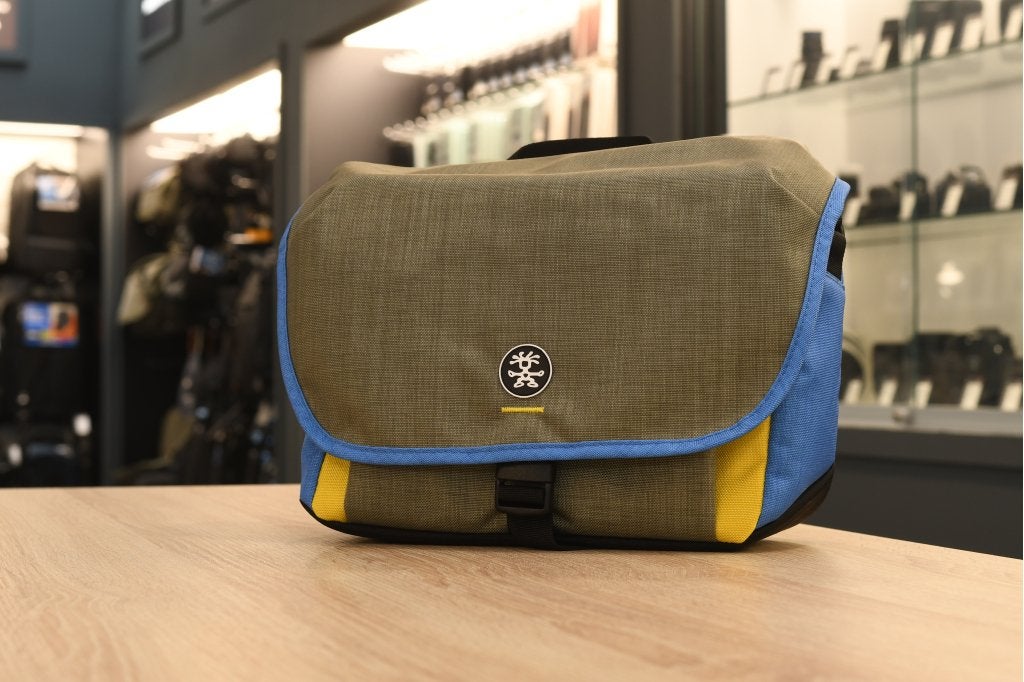 Crumpler Proper Roady 2.0 Camera Sling grey/yellow (Zwolle), Audio, Tv en Foto, Foto-Groep, Luttekepoortstraat 26 3841 AX Harderwijk