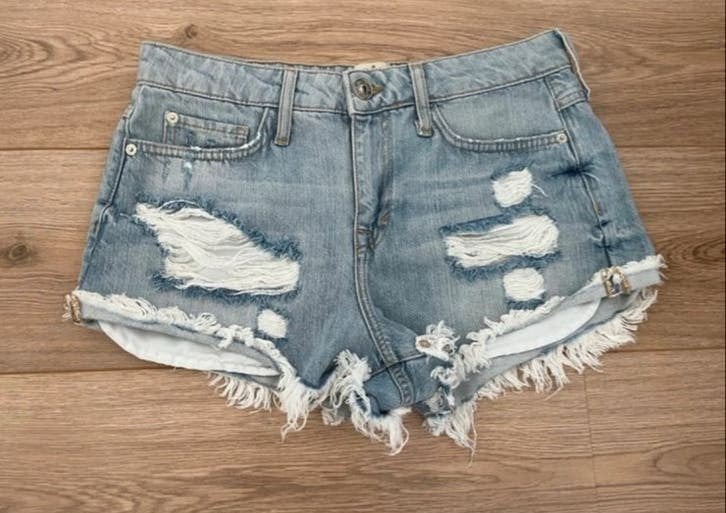 River Island denim shorts - Maat 36, Ophalen of Verzenden, Zo goed als nieuw, Blauw, W28 - W29 (confectie 36)