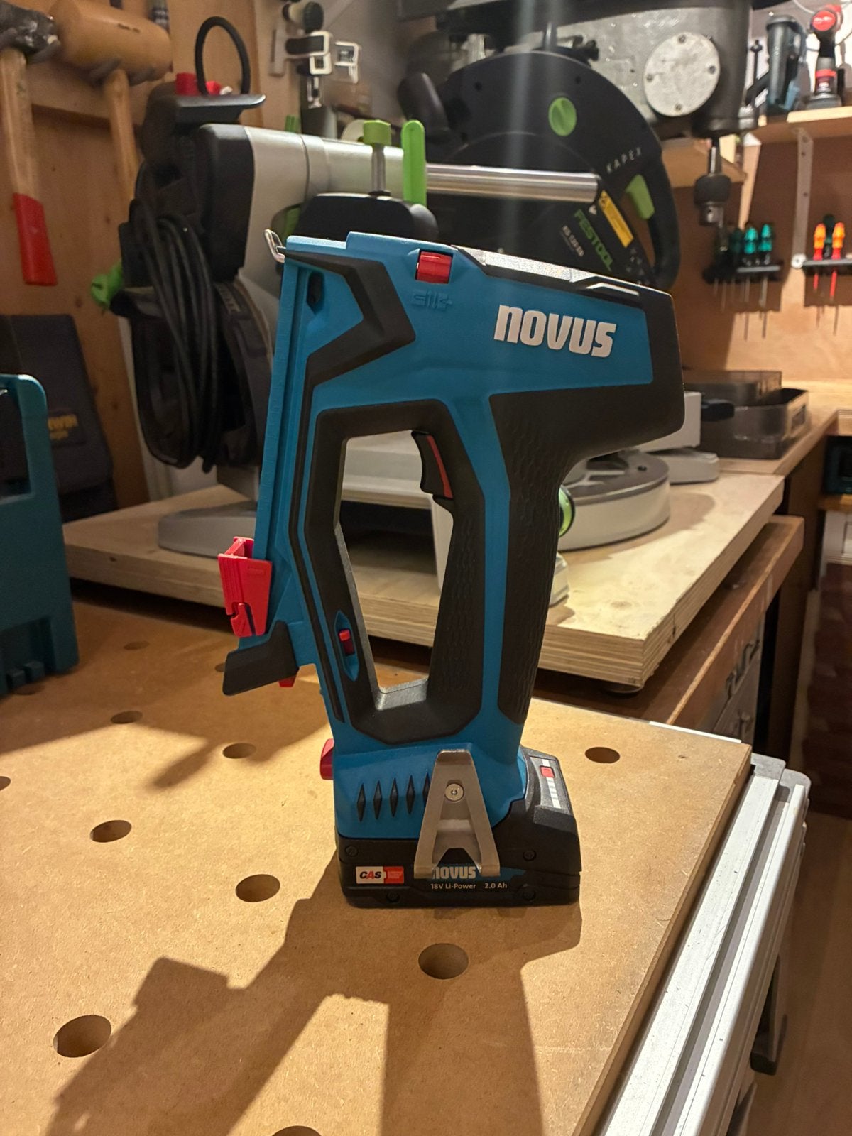 Novus J-550 accutacker, Ophalen of Verzenden, Zo goed als nieuw