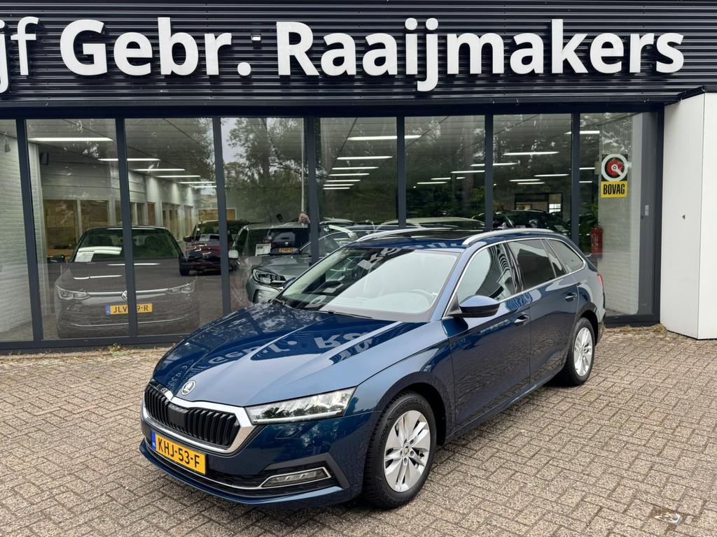 Skoda Octavia Combi 1.0 TSI Ambition*Panoramadak*Trekhaak*LE, Auto's, Skoda, 12 maanden, Gebruikt, Euro 6, Blauw