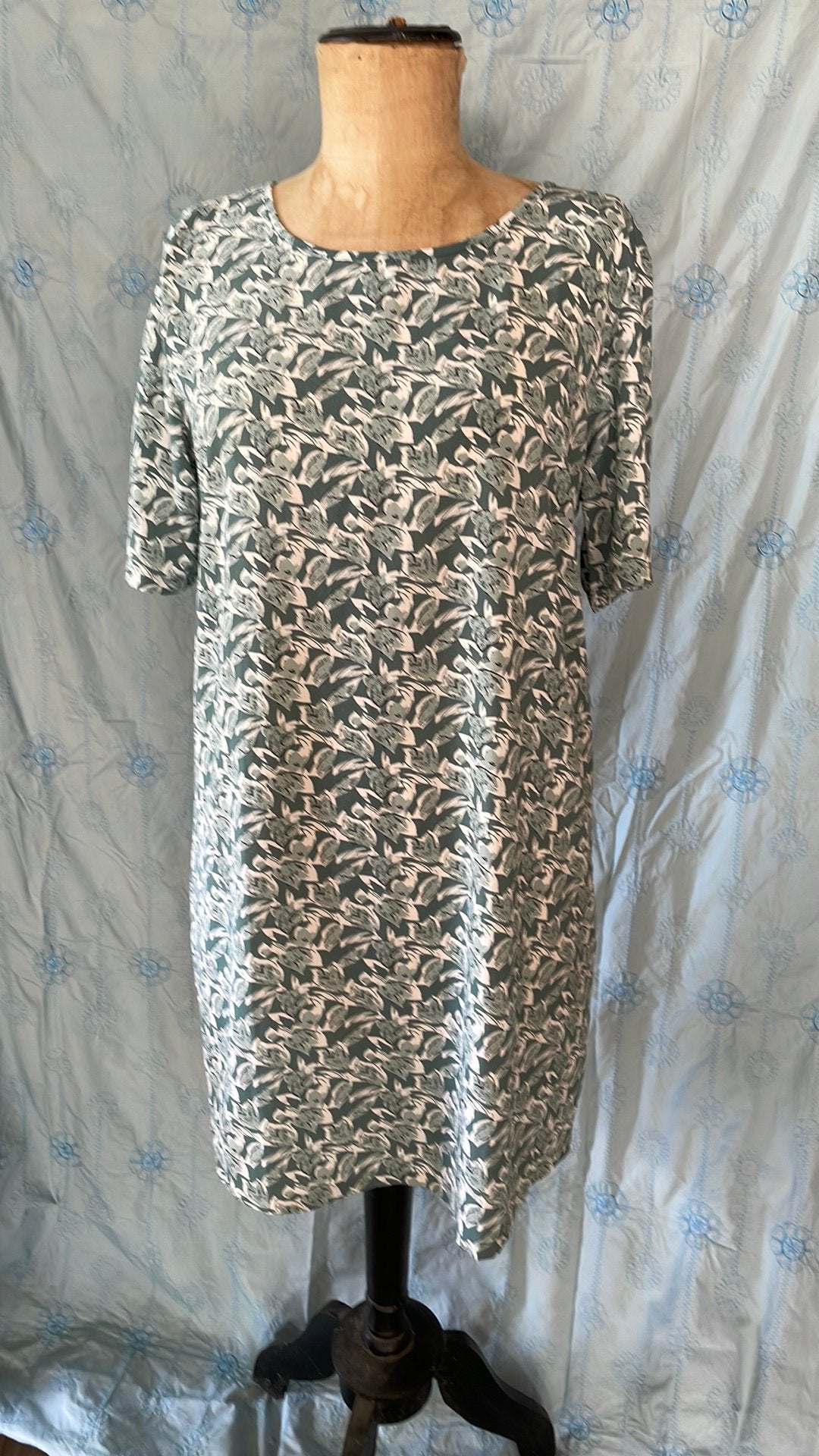 Jurk van Pigalle maat 42, Kleding | Dames, Jurken, Maat 42/44 (L), Ophalen of Verzenden, Zo goed als nieuw, Boven de knie