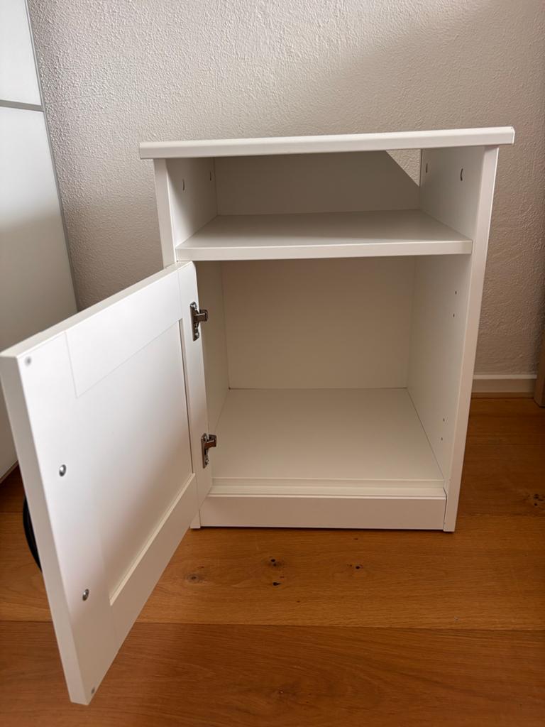 IKEA Songesand nachtkastje 42x40cm, Ophalen, Zo goed als nieuw