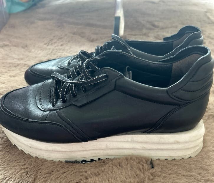 Zwarte leren sneakers  KENNEL SCHMENGER 39, Kleding | Dames, Schoenen, Ophalen of Verzenden, Zo goed als nieuw, Zwart, Sneakers of Gympen