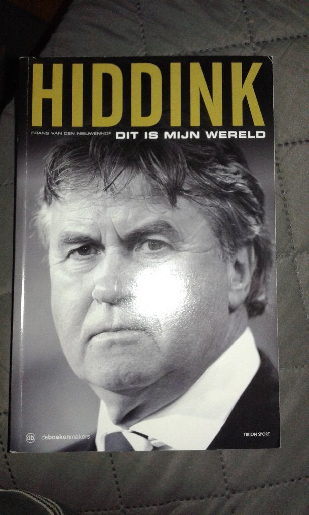 Guus Hiddink - Dit is mijn wereld, Ophalen of Verzenden, Gebruikt, PSV, Boek of Tijdschrift