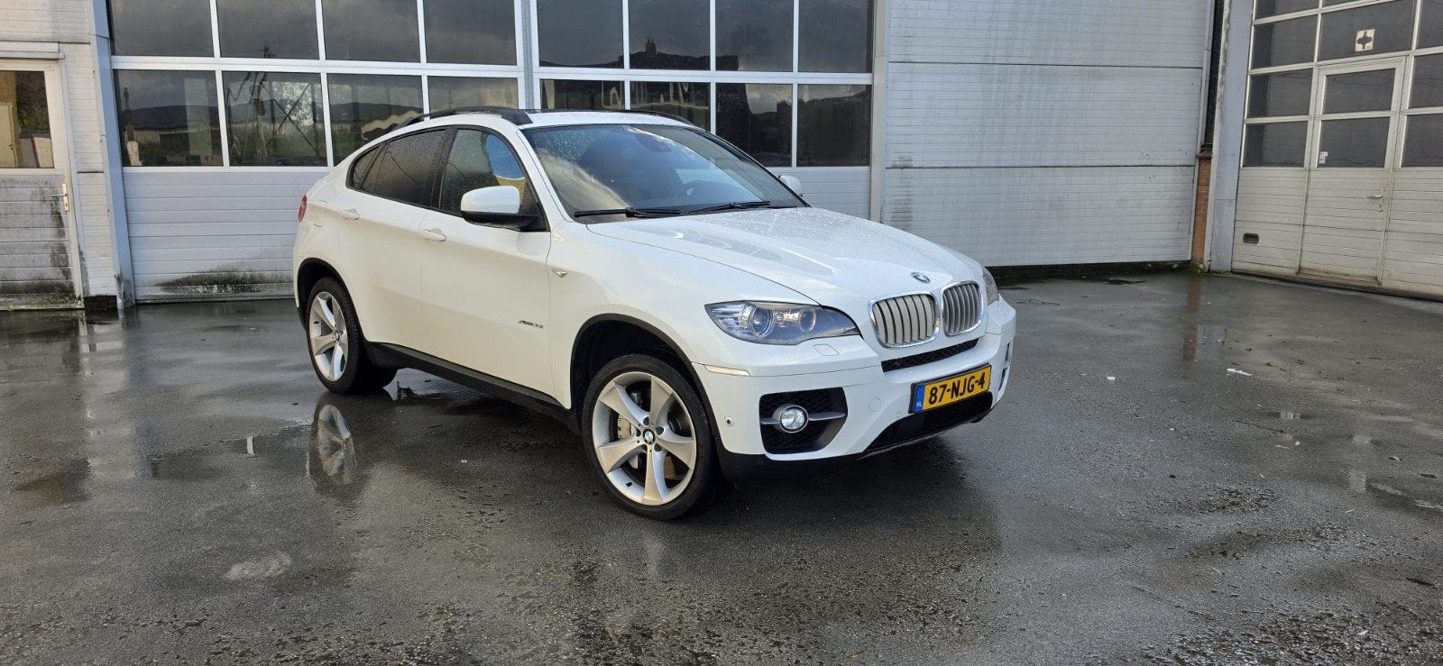 BMW X6 4.4 Xdrive 50I AUT 2010 Wit, Auto's, Automaat, 2165 kg, 8 cilinders, Wit