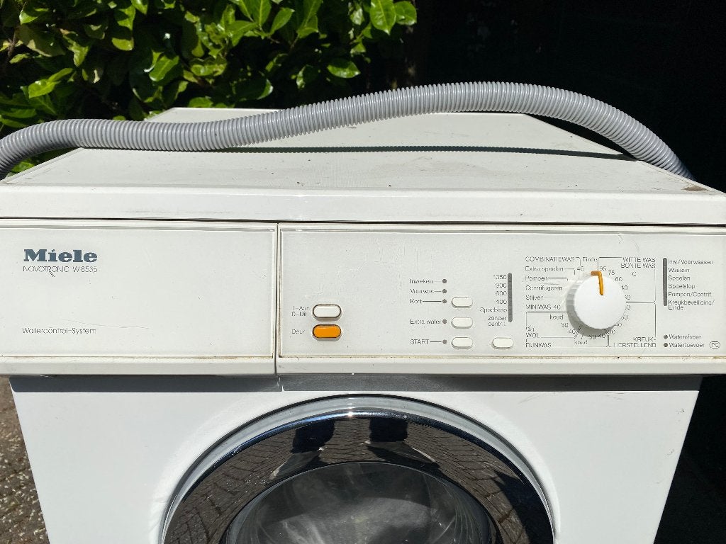 Defecte Miele Wasmachine-Gratis Afhalen-Voor Onderdelen, Ophalen, 1200 tot 1600 toeren, Handwasprogramma, Niet werkend