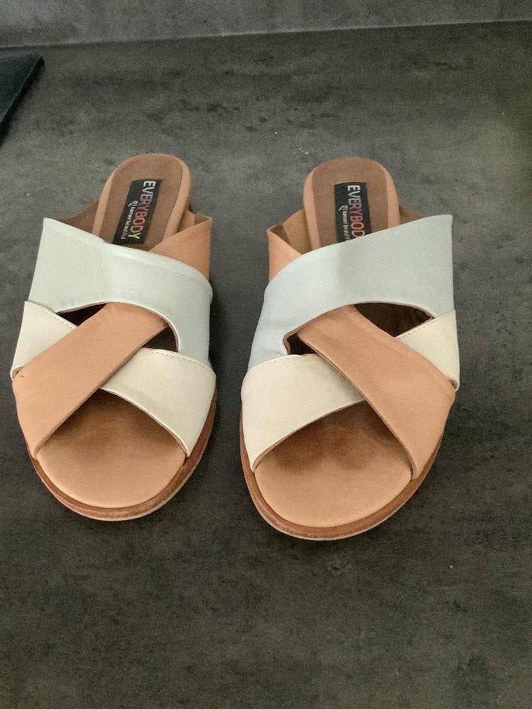 Damesslippers maat 38,5, Slippers, Overige kleuren, Everybody, Ophalen of Verzenden