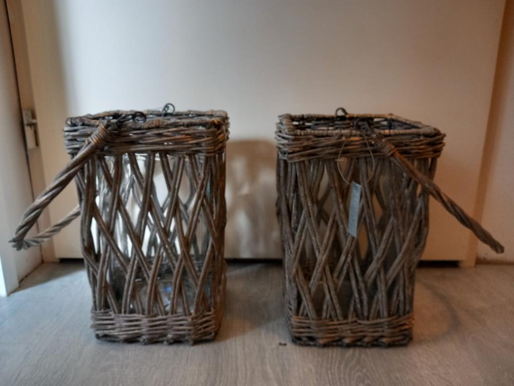 Lifestyle windlicht riet met glazen binnen vaas, Huis en Inrichting, Woonaccessoires | Vazen, Overige kleuren, Ophalen of Verzenden