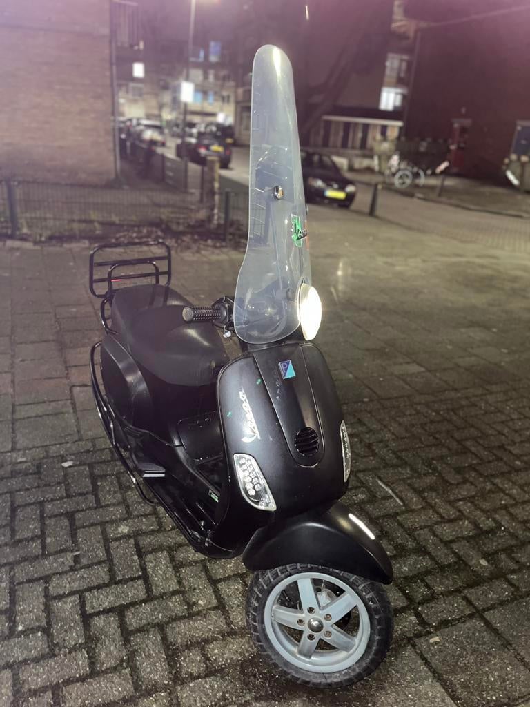 !GEZOCHT! Goeie scooter, Fietsen en Brommers, Snorfietsen en Snorscooters, Ophalen, Zo goed als nieuw, Benzine, Overige merken