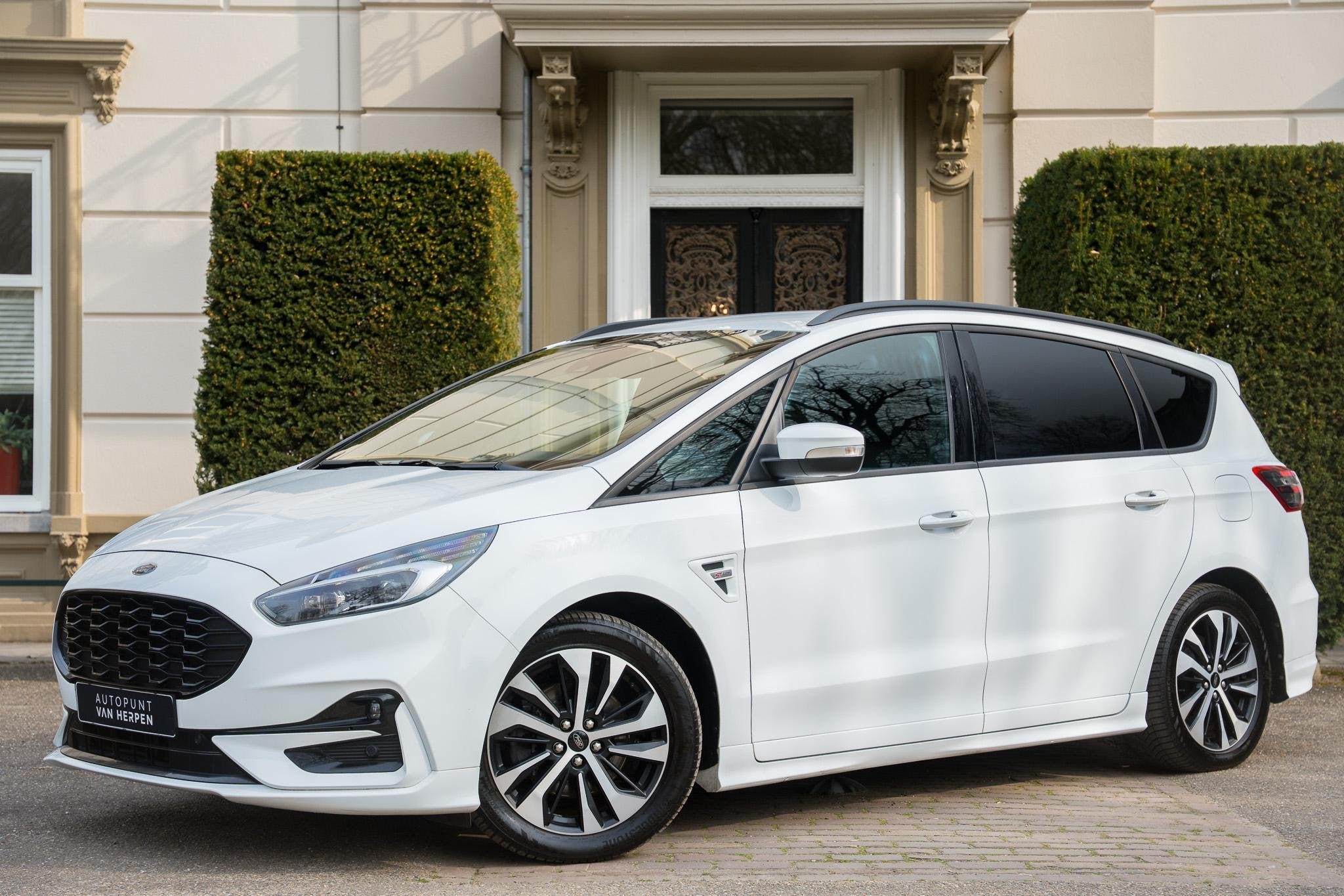 Ford S-Max 2.5 FHEV ST-Line 7p. TREKHAAK | ADAPTIVE | MEMORY, Auto's, Dealer onderhouden, Parkeersensor, Gebruikt, 7 stoelen