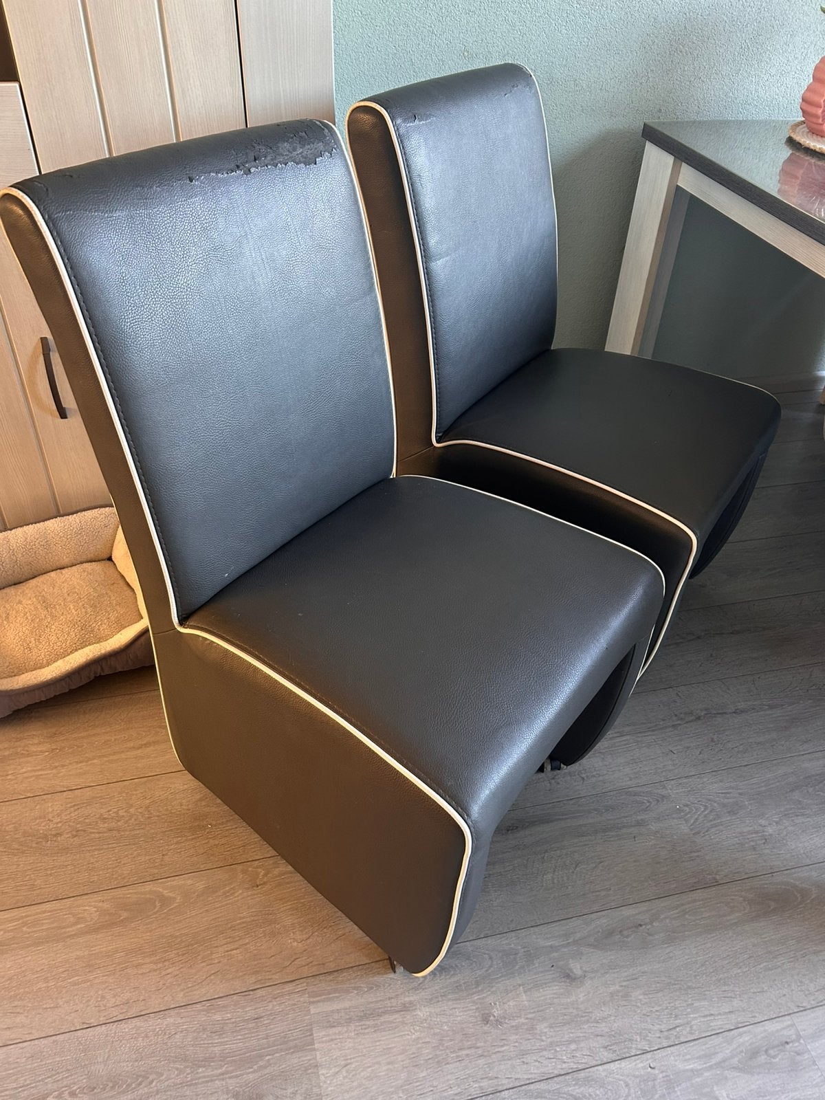 2 stoelen en 1 bankje, Ophalen, Gebruikt, Twee, Leer