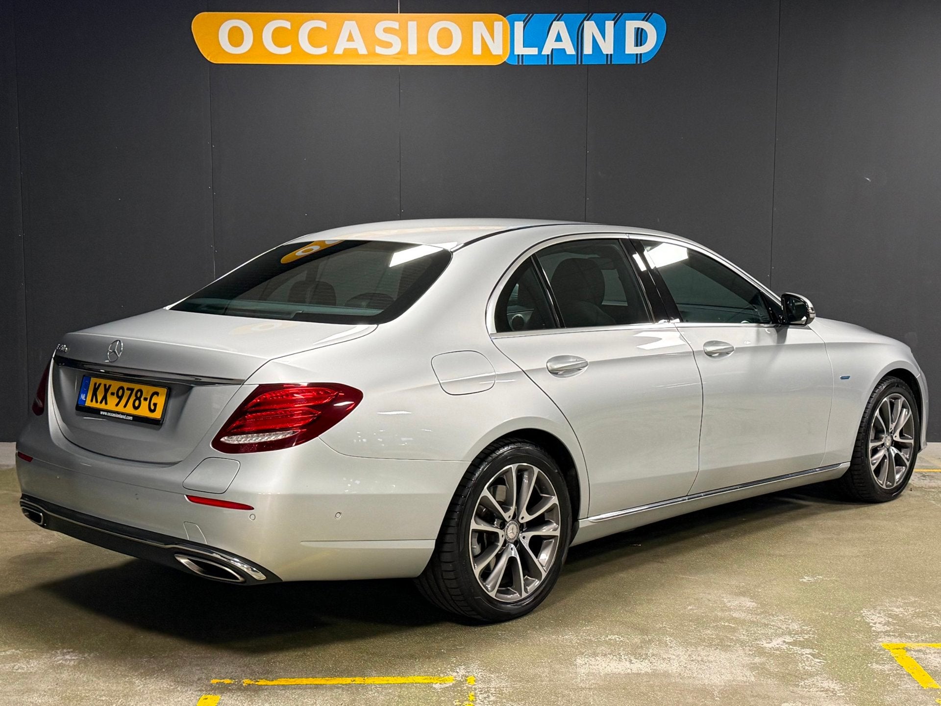 Mercedes-Benz E-klasse 350 e Lease Edition|NL-AUTO|LED|STOEL, Automaat, Achterwielaandrijving, Gebruikt, Leder en Stof