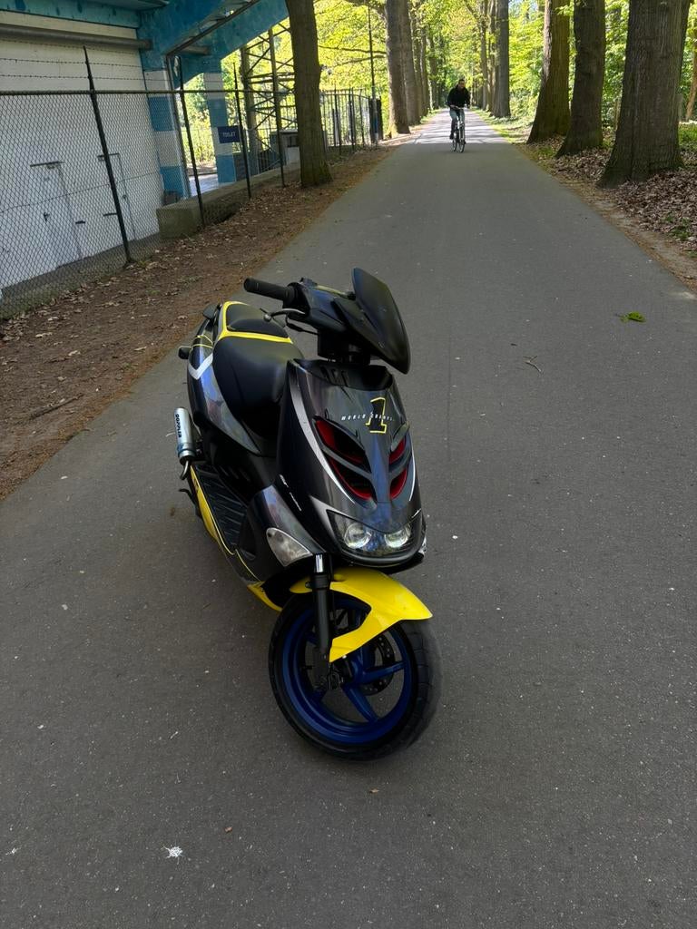 Aprilla sr50 world champion one, Fietsen en Brommers, Scooters | Aprilia, Ophalen, Gebruikt, Maximaal 45 km/u, 70 cc