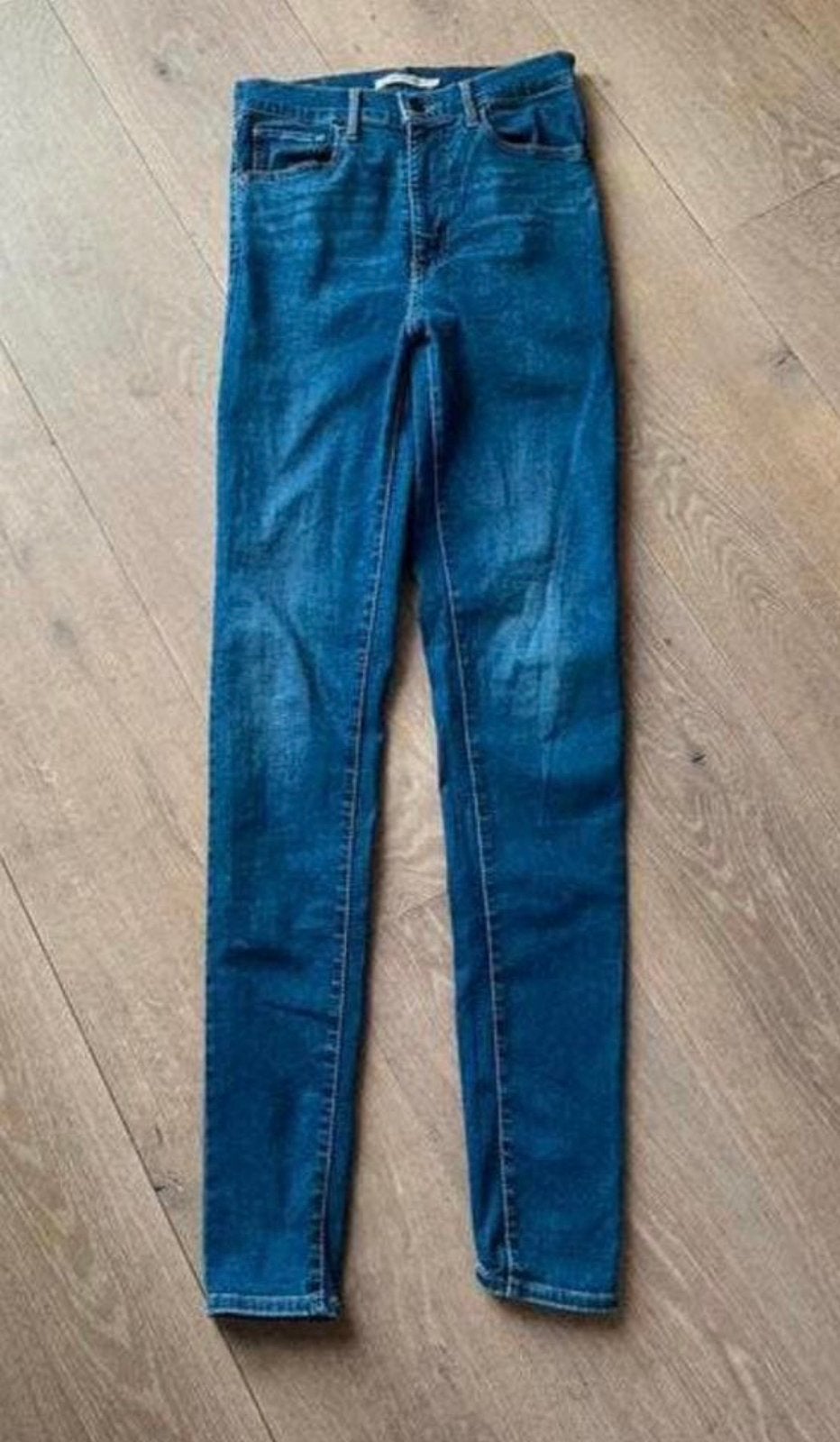 Levis Dames Jeans w27 L32 model 720, Kleding | Dames, Ophalen of Verzenden, Gedragen, Blauw, W27 (confectie 34) of kleiner