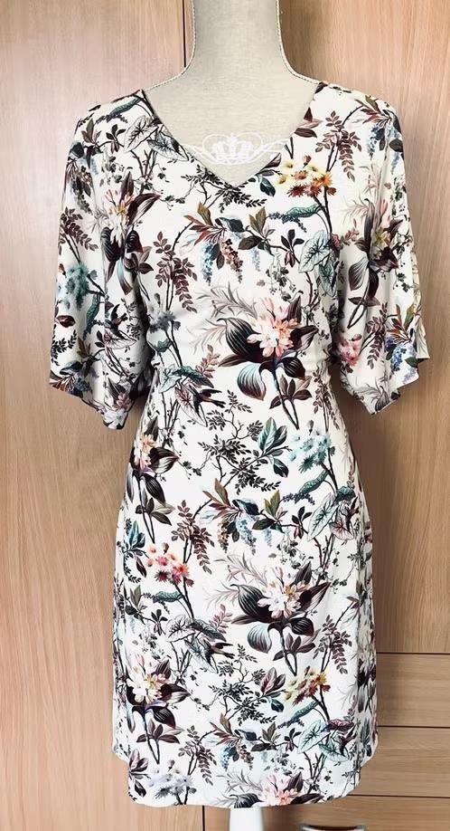 Steps beige bloemen jurk maat 40, Maat 38/40 (M), Beige, Ophalen of Verzenden, Zo goed als nieuw