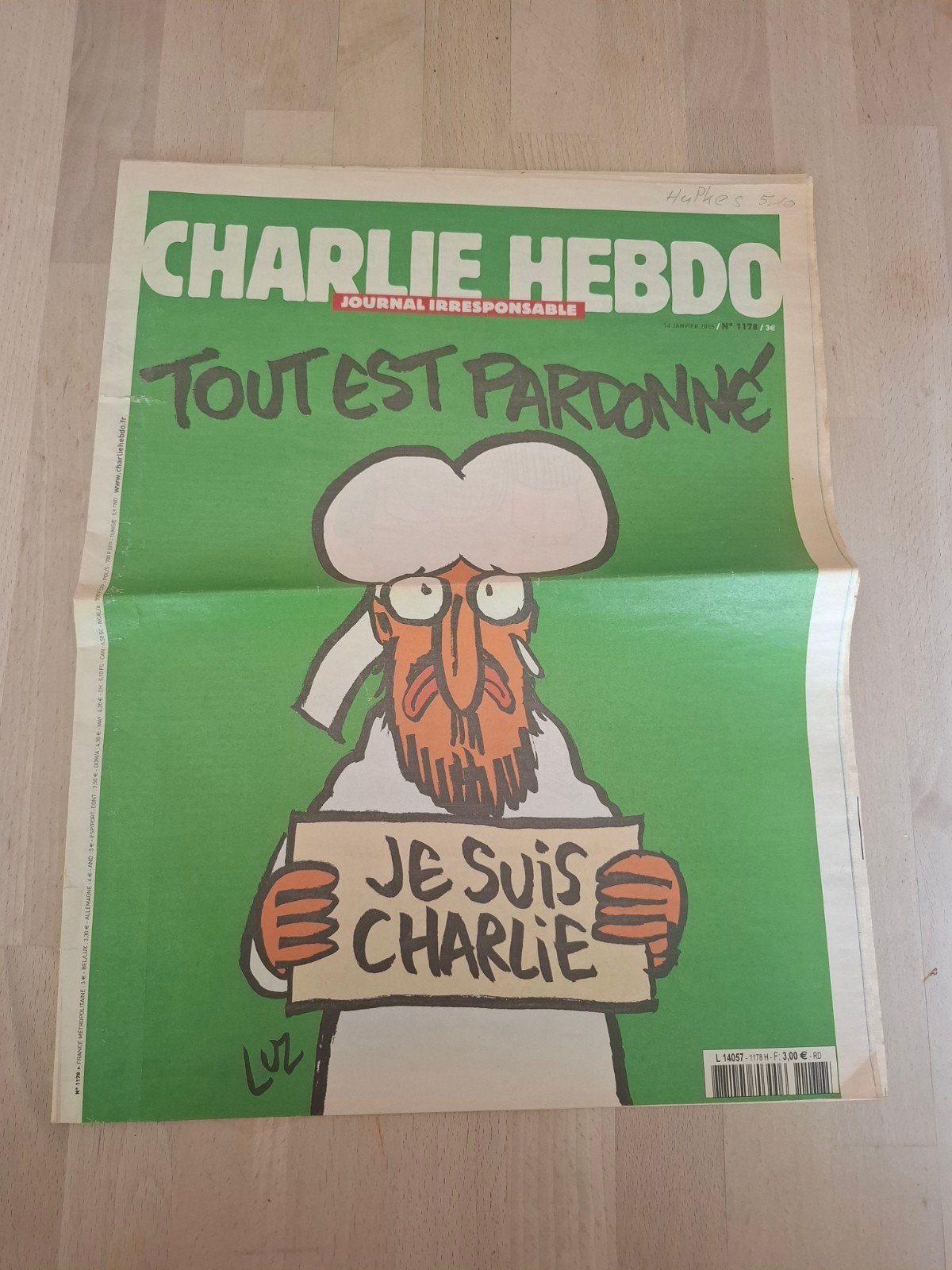 Charlie Hebdo - Tout est Pardonné - Je Suis Charlie, Ophalen of Verzenden, Gelezen, Overige typen